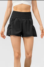 Load image into Gallery viewer, Elastic Waist Pocketed Active Shorts