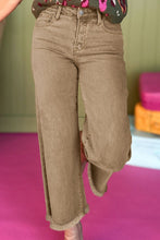 Load image into Gallery viewer, Raw Hem Wide Leg Jeans