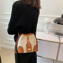 Load image into Gallery viewer, Straw Braided Adjustable Strap Crossbody Bag
